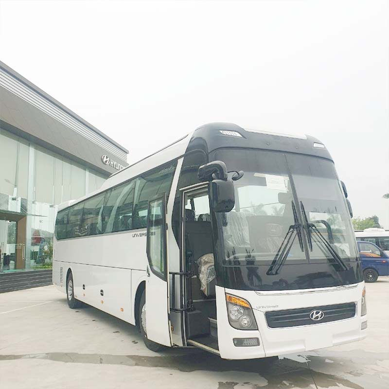 xe ô tô hyundai univers