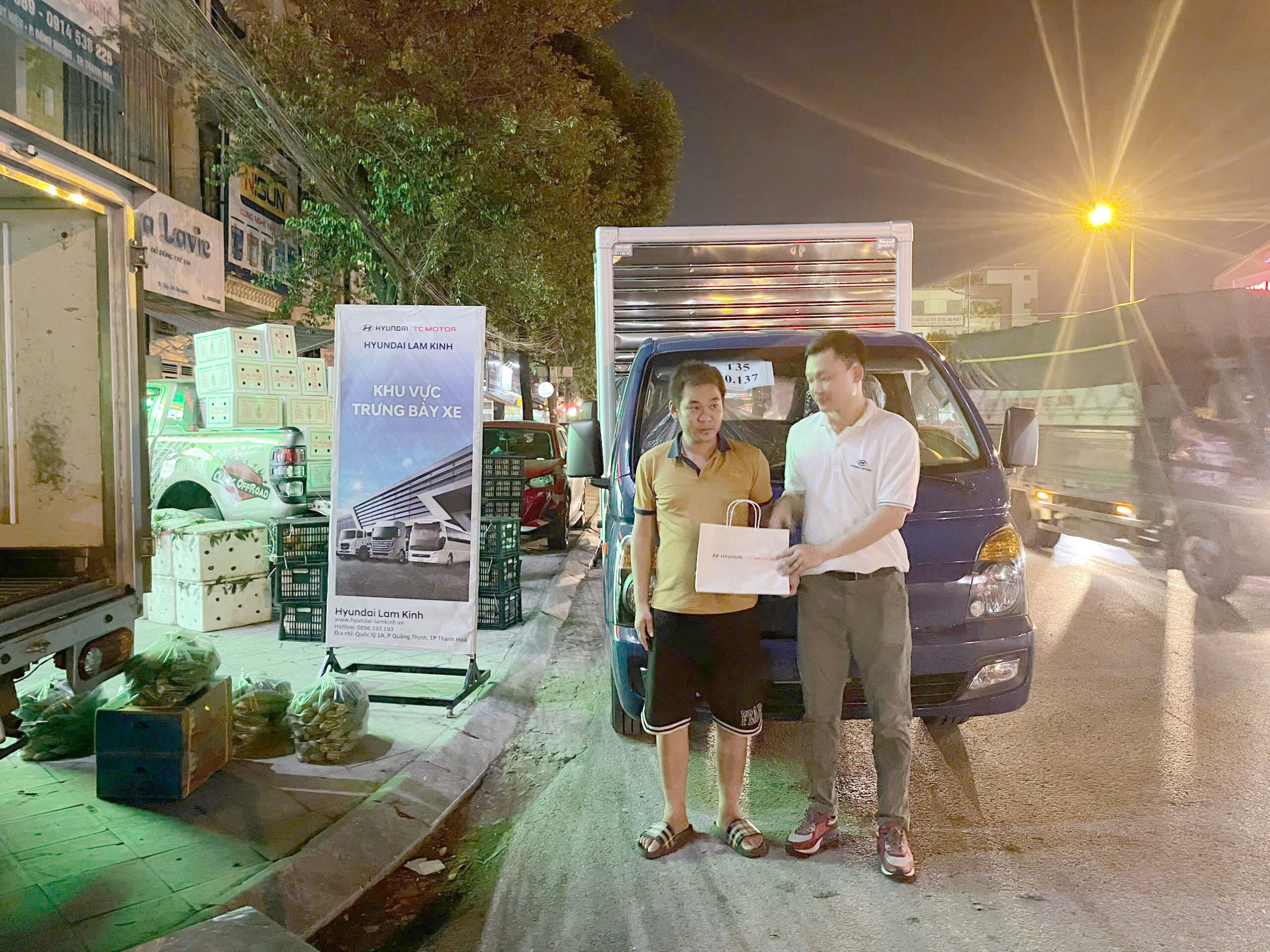 trưng bày xe tại chợ đầu mối thanh hóa